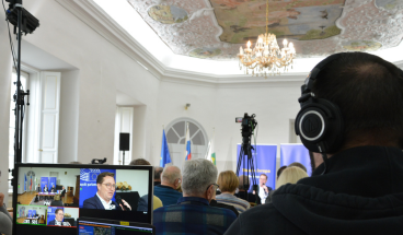 news landscape 368x215 Race- (4).png